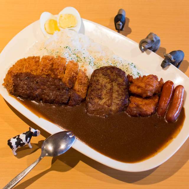 これで大きさno 2 福島の腹ペコたちも大満足 なデカ盛りカレー エビデリ まんぷくゴハン Happy Happy Curry いろかんざし カレー インド料理 福島市北部 ふくラボ