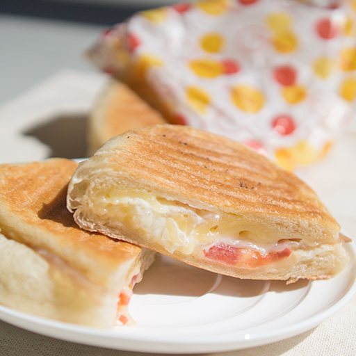 生ハム チーズの塩気がたまらない もっちりパニーニ エビデリ モーニング Saku Le Pain パン 福島市西部 ふくラボ 生ハム チーズの塩気がたまらない もっちりパニーニ エビデリ モーニング Saku Le Pain パン 福島市西部 ふくラボ