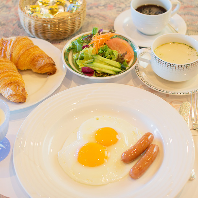 ホテルで食べる本格的な朝食 - エビデリ！モーニング - コーヒーハウス 