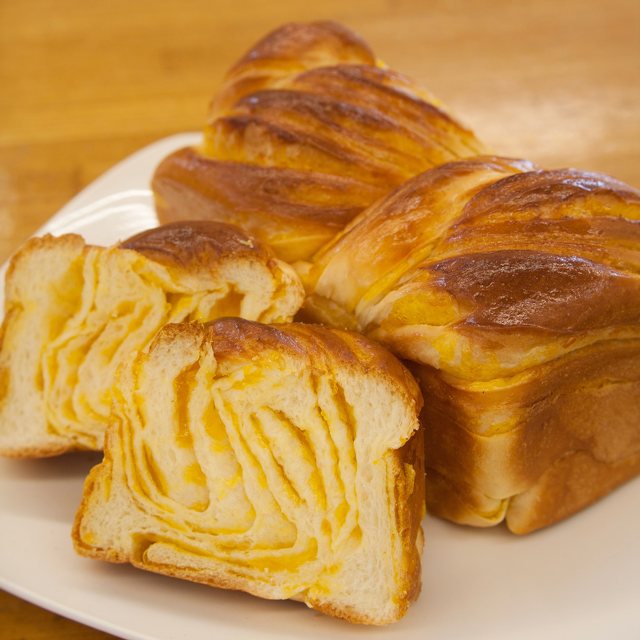 オレンジ 生地のさわやかミルフィーユ エビデリ パン 手作りパン屋さん ここっと パン 須賀川市 ふくラボ