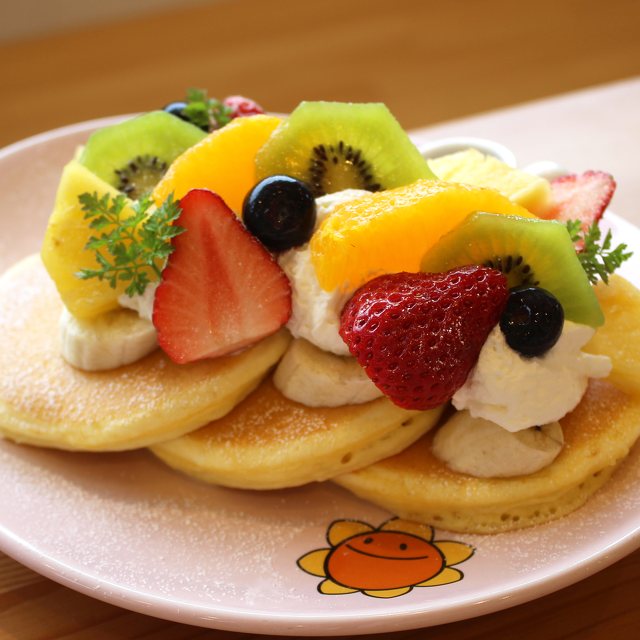 季節のフルーツたっぷりのふわふわパンケーキ エビデリ トロピカル Cafe Nanala カフェ 喫茶店 三春町 ふくラボ 季節のフルーツたっぷりのふわふわパンケーキ エビデリ トロピカル Cafe Nanala カフェ 喫茶店 三春町 ふくラボ