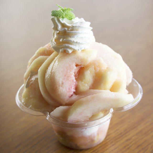 桃好き必見 採れたてのおいしさを味わえる贅沢パフェ エビデリ パフェ16 まるせい果樹園 農家カフェ 森のガーデン 甘味処 福島市北部 ふくラボ
