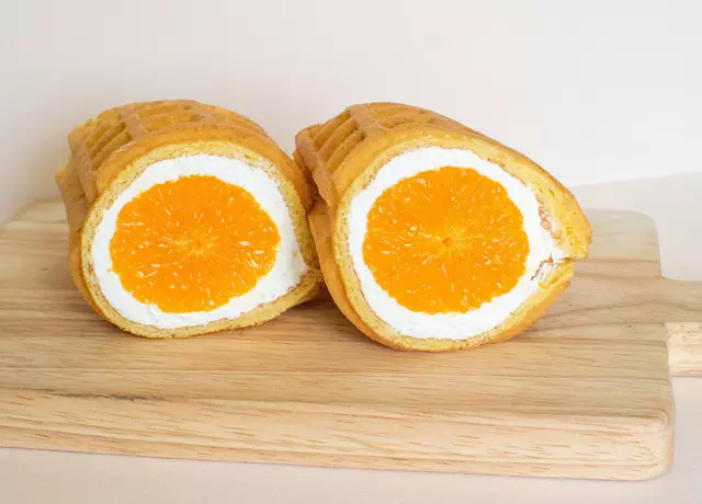 ▲「フルーツワッフル」…160円(税別)