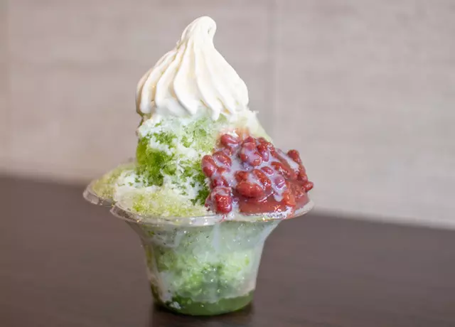 ▲名物 アム氷「宇治茶＋練乳・小豆トッピング」…900円(税込)