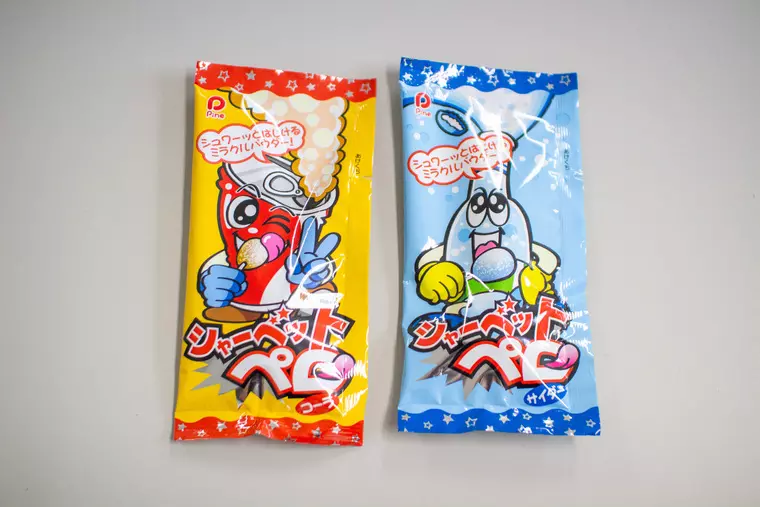 ▲「シャーベットペロ」コーラ味・ソーダ味
