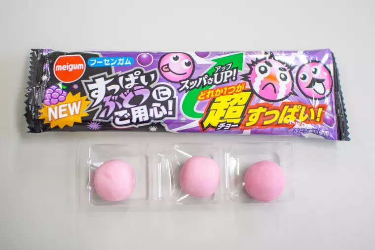 ▲「すっぱいぶどうにご用心！」フーセンガム