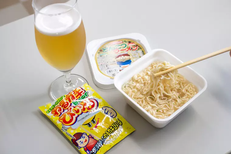 ▲「わるガキびぃる」、「とんこつラーメン」