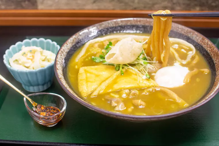 ▲「妻に教えたくなるカレーうどん(むろうどん)」…968円
・唐辛子麺の場合 1,078円
・”アトカラ”の追加 66円／追いメシ(小ライス) 66円
(いずれも税込)