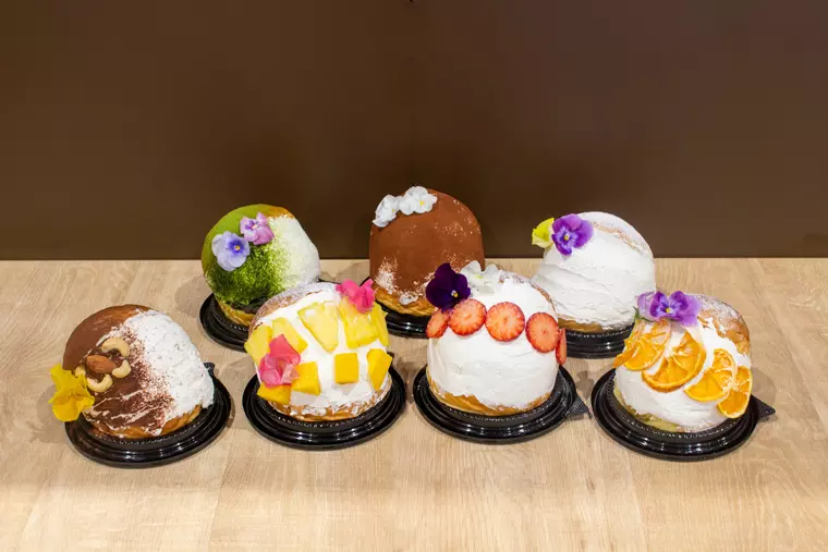 ▲(後列左から)
「つぶあん&抹茶」「ヘーゼルナッツチョコ」「マリトッツォ」「オレンジ」「いちごカスタード」「パイン&マンゴートロピカル」「4種のナッツホイップ」
…マリトッツォのみ 538円/他 各754円 ※すべて税込