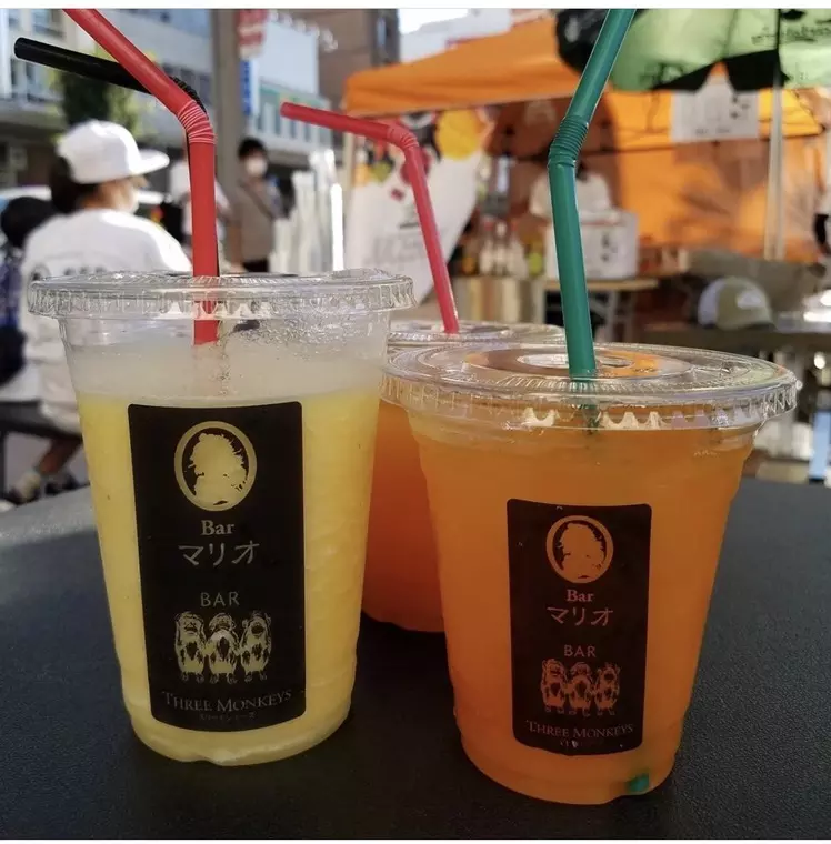 ▲フルーツジュース各種
Sサイズ300円、Mサイズ500円、Lサイズ700円 ※すべて税込
