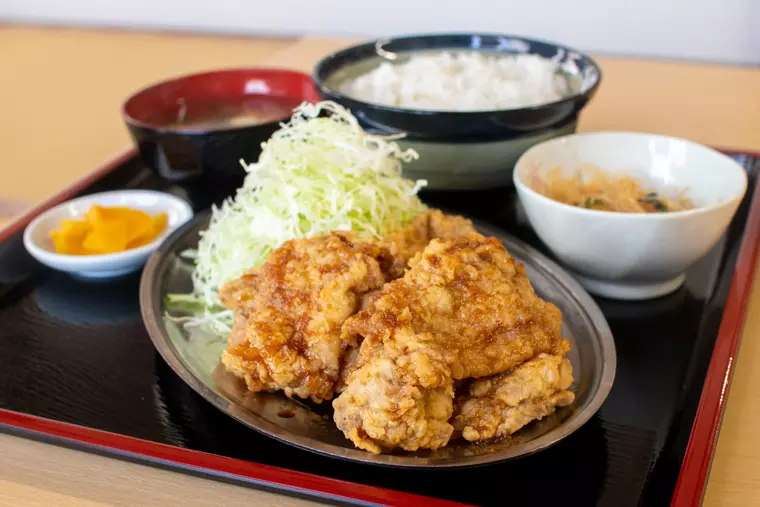 ▲「から揚げ定食」910円(税込)