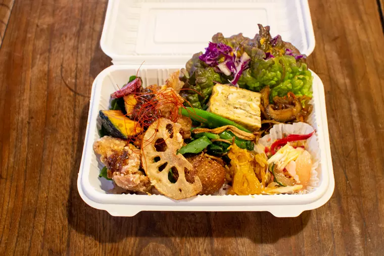 ▲「おかずのっけ弁当」900円(税込)