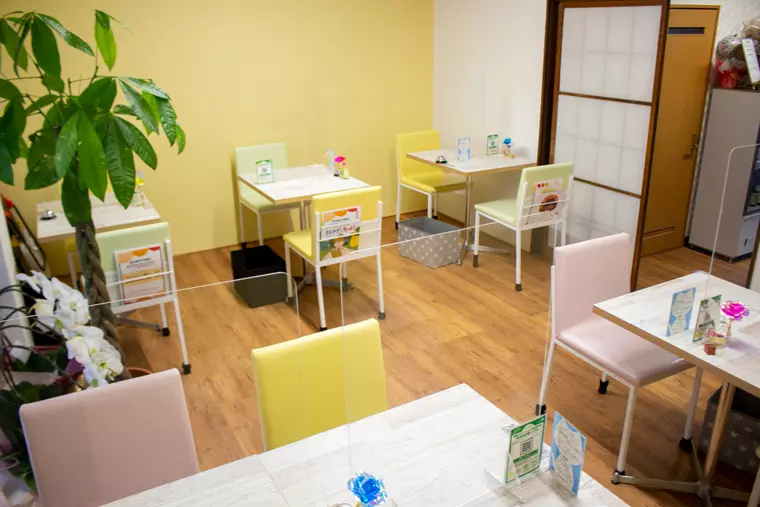▲店内奥、テーブル席の様子