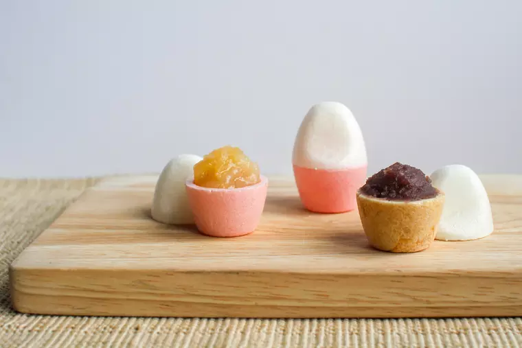 ▲「起き上がり最中」
2個入…360円／6個入箱…1,180円(どちらも税込)
