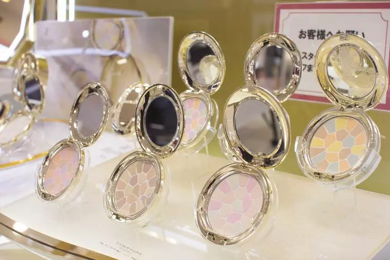 〈Elegance〉ラプードル
オートニュアンス　全6種類　各11,000円（税込）
オートニュアンス　リクスィーズ　全6種類　各16,500円（税込）