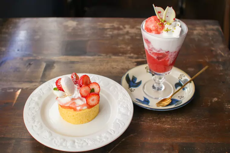 ▲(左)「ゆうやけべりーのロールケーキ」
イートイン 660円/テイクアウト 648円
(右)「濃厚いちごミルクスペシャル」
イートイン 853円/テイクアウト 869円
※すべて税込価格