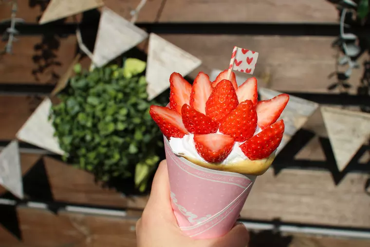 ▲「スペシャルいちごクレープ」・・・800円(税込)