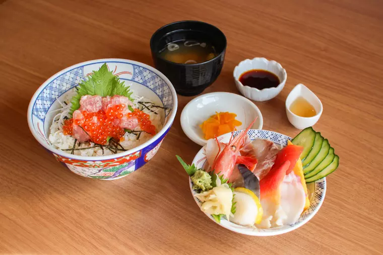 ▲「海鮮丼(上)」1,650円(税込)