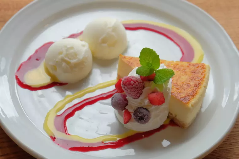 ▲「チーズケーキプレート」1,200円(税込)
(写真提供:チーズケーキ工房 風花)