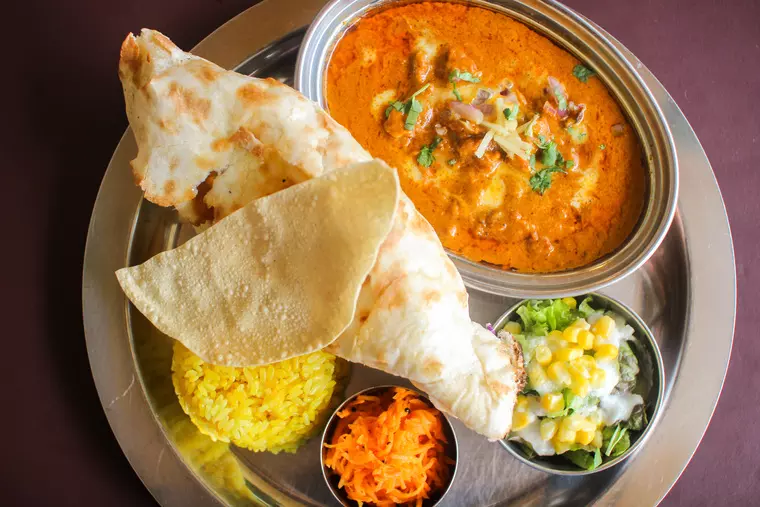 カレー&ナン(ミニサラダ、小ライス付き)
カレー1種「バターチキンカレー」・・・1,320円(税込)
※カレーは4種まで選べます(価格はそれぞれ変わります)
