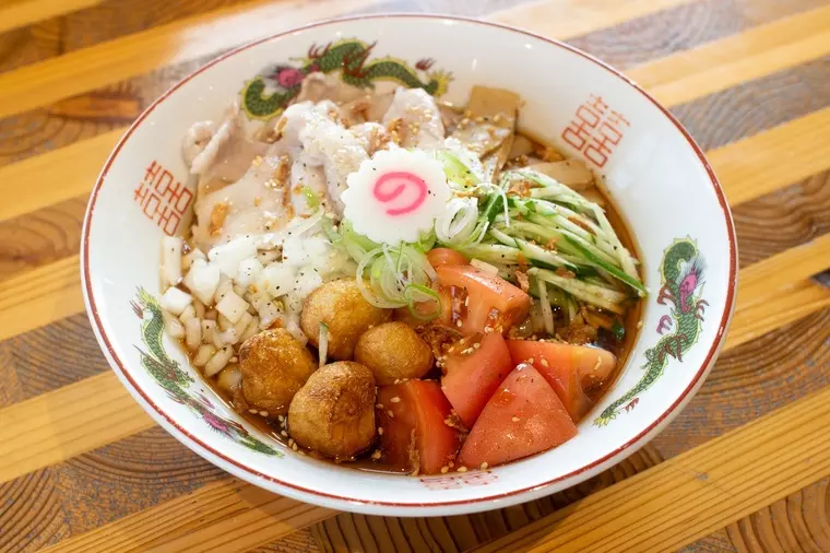 ■「サムライガーリックと豚しゃぶのスタミナ冷やし中華」...990円(税込)