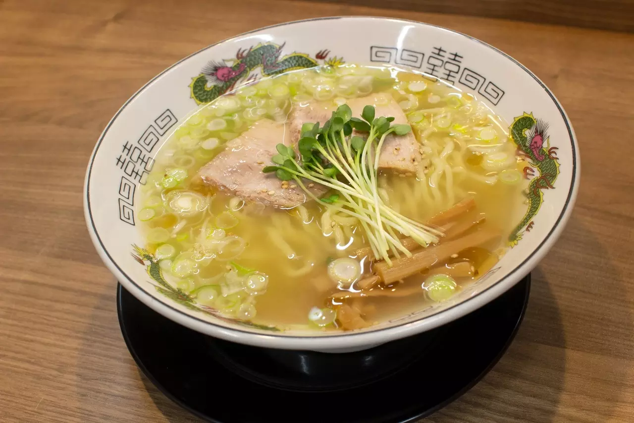 ■「白しょうゆラーメン」...750円(税込)